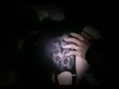 آسیایی با کلاه پر نا ...