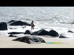 Gomik تحت معاینه پزش ...