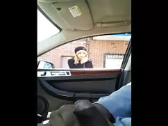 اون تو دهنش و تو سگس ...